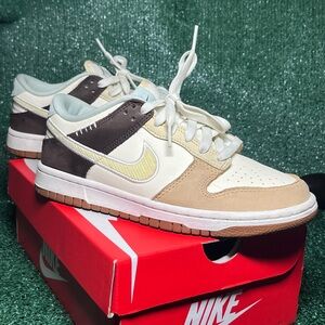 Nike Men's Cream and Brown Sneakers